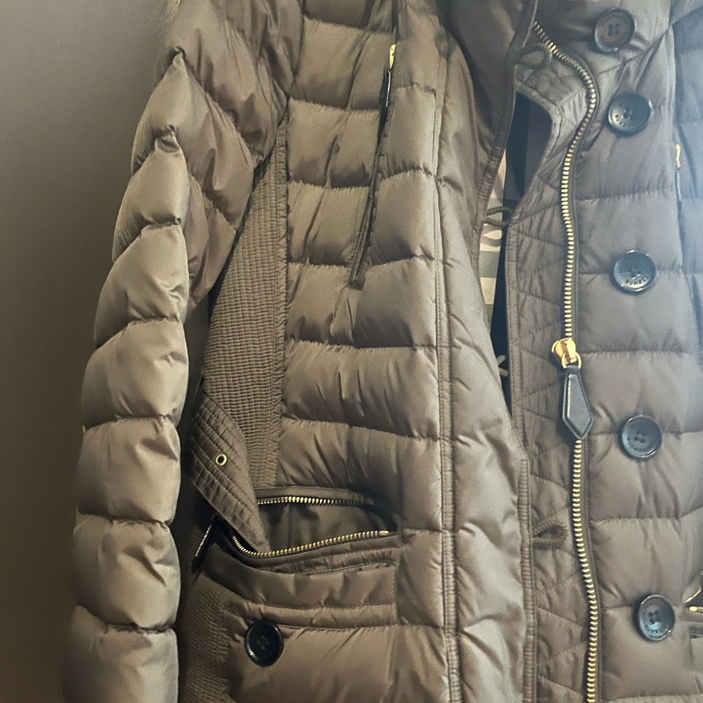 Burberry winter coat - Picture 7 of 9